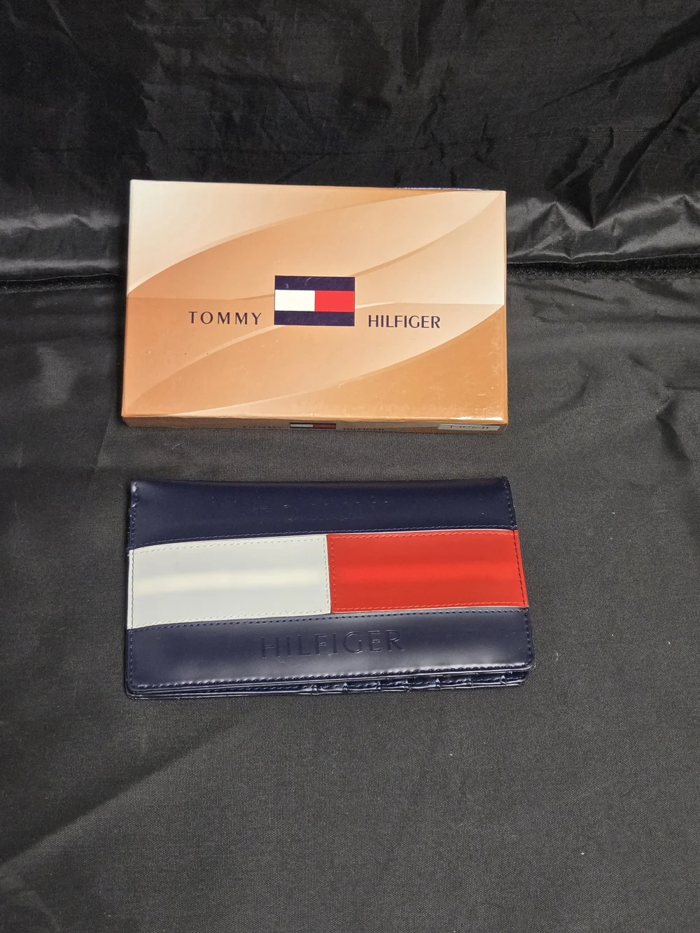 NIB! Tommy Hilfiger Wallet in Navy, White & Red